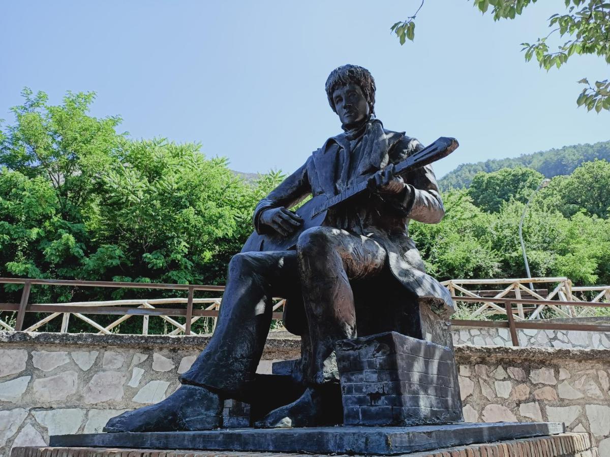 Musica E Poesia Da Battisti Ida Villa Poggio Bustone Exterior photo